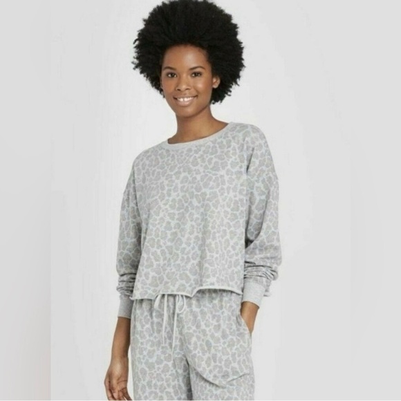 Colsie French Terry Leopard Print Lounge Sweatshirt - Picture 1 of 3